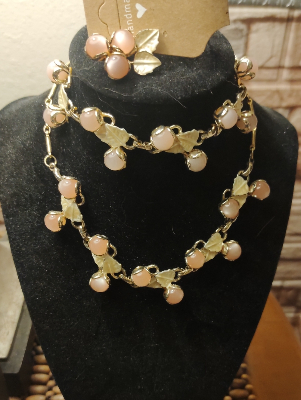 Gold-Tone Pink Bead Leaf Necklace and Bracelet Set by
